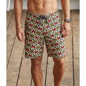 Patagonia Men’s 19" Wavefarer Board Shorts - Size 30 - Ureka Bronze Print - EUC